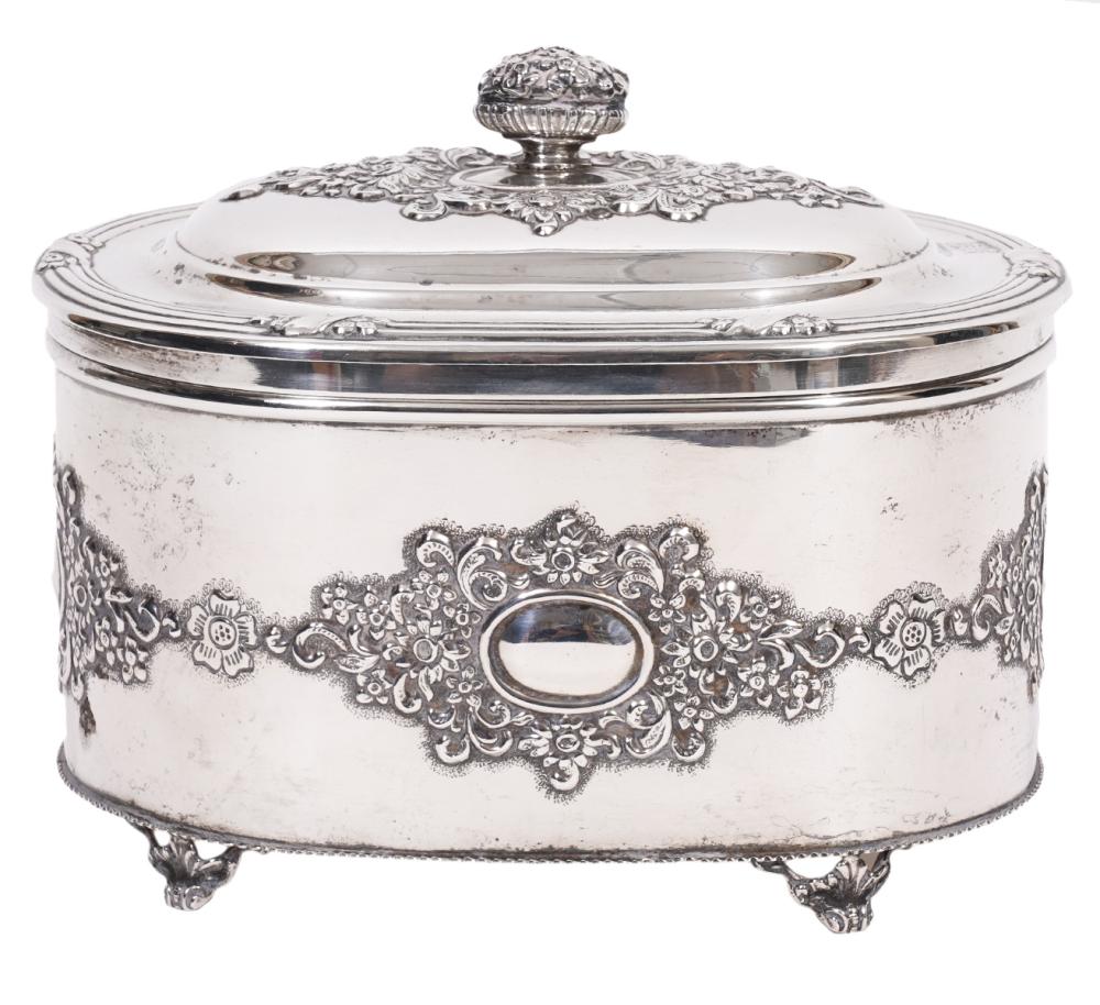 Appraisal: STERLING REPOUSE BOX WITH HINGED LIDSterling repousse oval box with