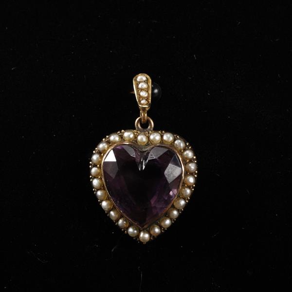 Appraisal: Vintage K gold amethyst and pearl heart pendant dwt H