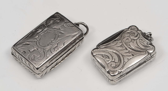 Appraisal: A silver vinaigrettewith engraved decoration Birmingham maker's mark Edward Smith