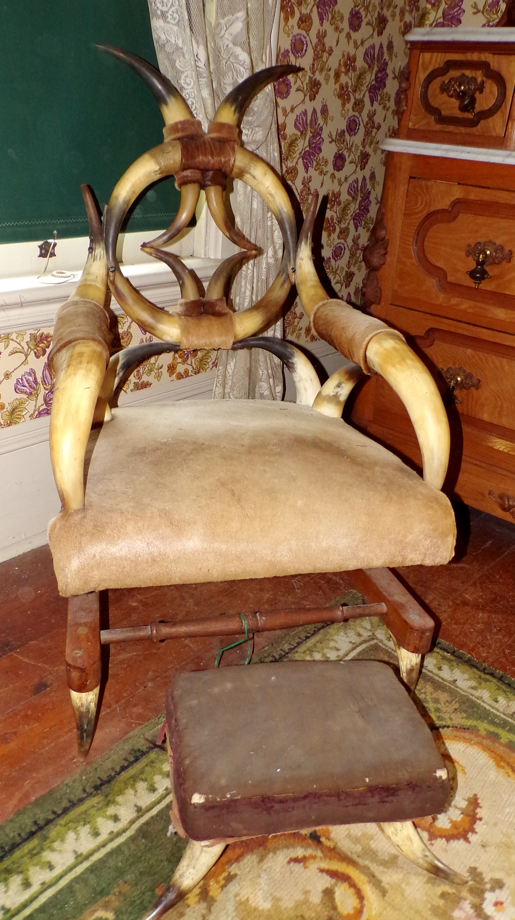 Appraisal: Horn rocking chair and footstool