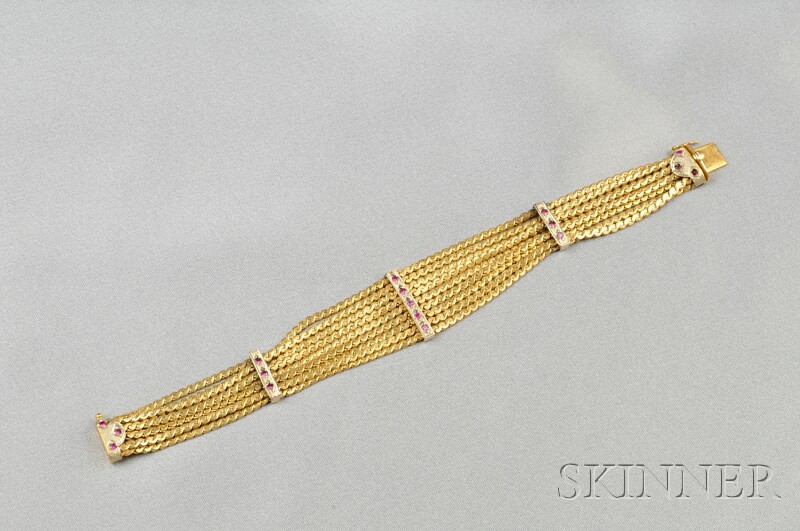 Appraisal: kt Gold Bracelet composed of nine stands of fancy-link chain