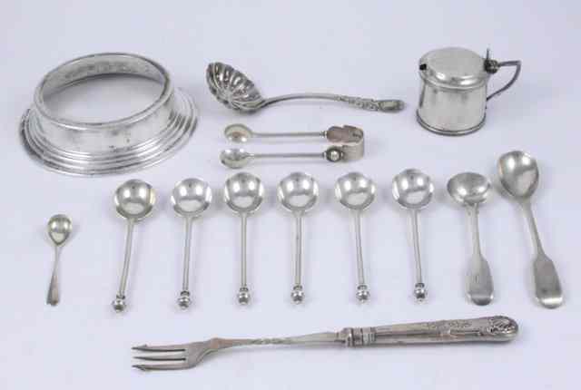 Appraisal: A set of six silver coffee spoons and the matching