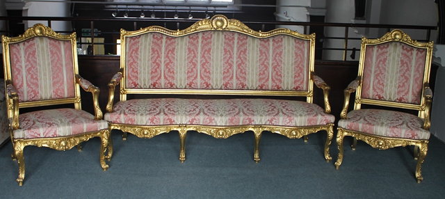 Appraisal: A FRENCH STYLE GILTWOOD SUITE in the Louis XV style