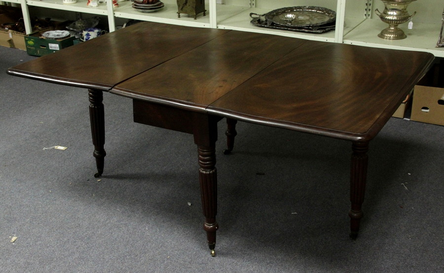 Appraisal: A William IV mahogany dropleaf table the rectangular top and