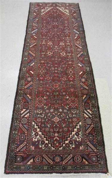 Appraisal: SEMI-ANTIQUE PERSIAN HALL RUG Hamadan villages region northwest Iran overall