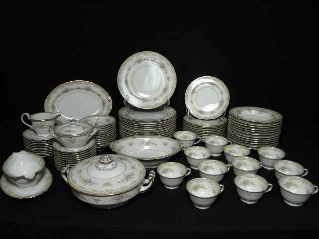 Appraisal: Noritake porcelain dinnerware set Includes '' dinner plates '' plates