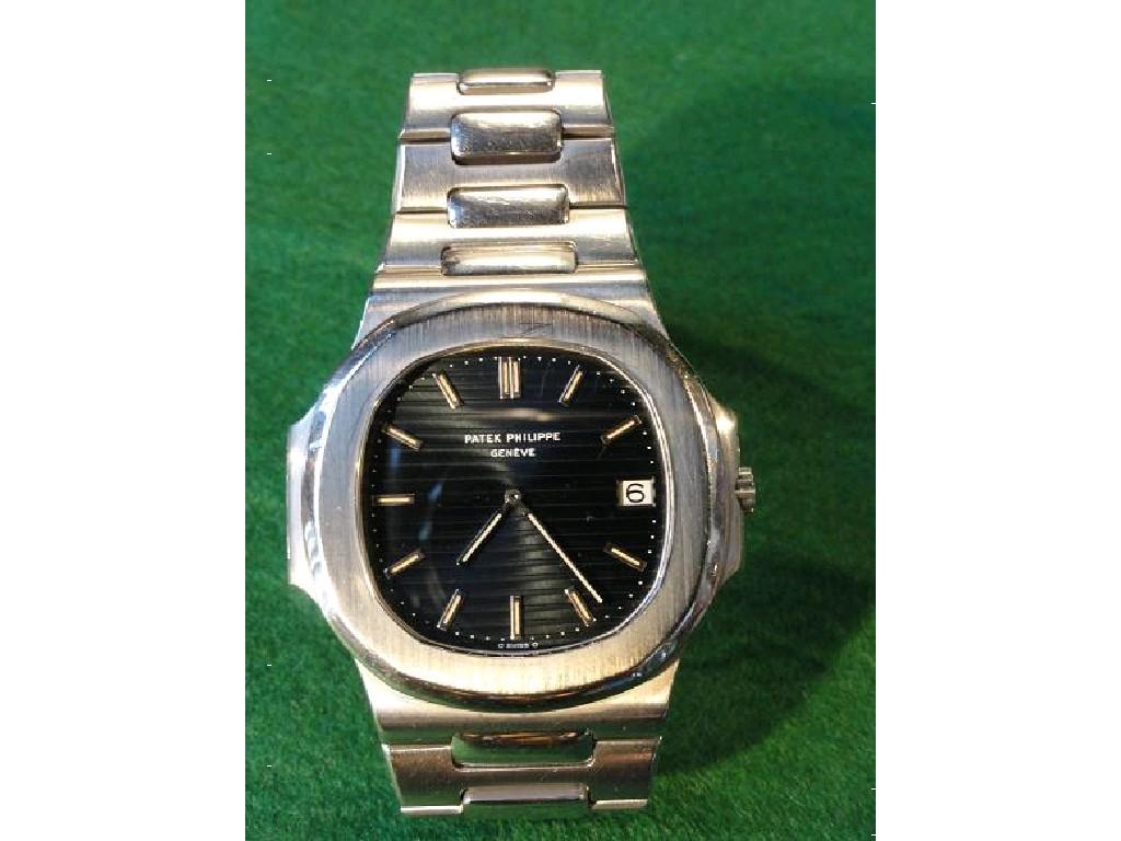 Appraisal: A Patek Philippe Nautilus gentlemans stainless steel automatic wristwatch with