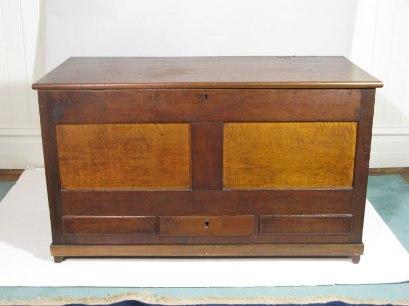 Appraisal: American Blanket Chest th c cherry with tiger maple panels