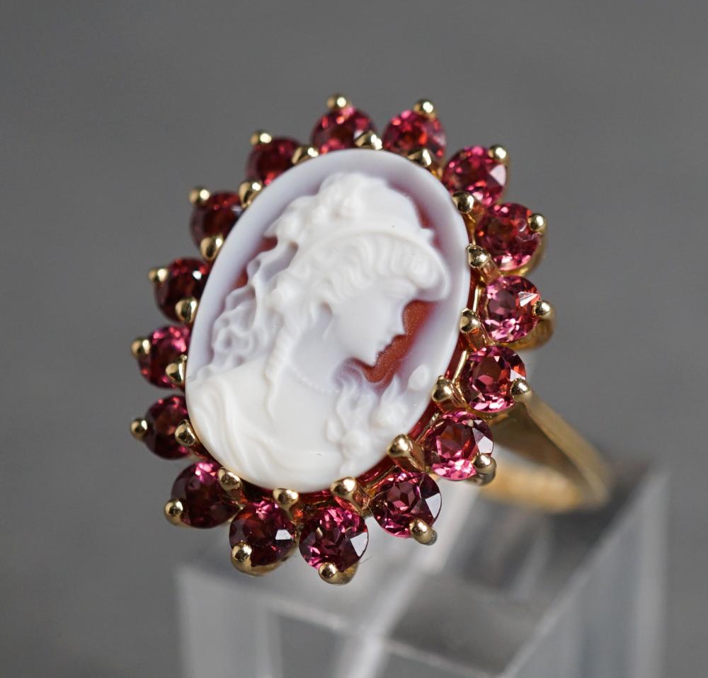 Appraisal: -Karat Yellow-Gold Cameo and Amethyst Ring dwt Size