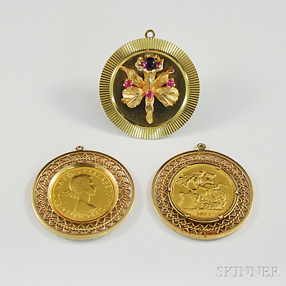 Appraisal: Three Gold Charms a kt gold gem-set floral charm and