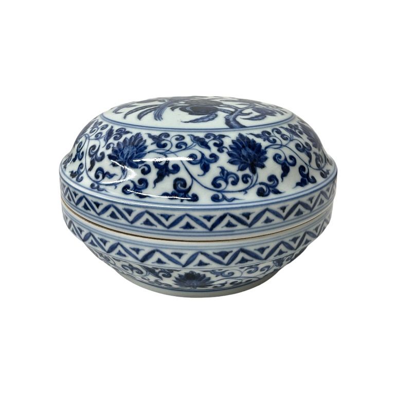 Appraisal: White and Blue Chinese Porcelain Bowl Large Blue and White