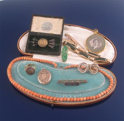 Appraisal: Various items of jewellery including a coral necklace a pierced