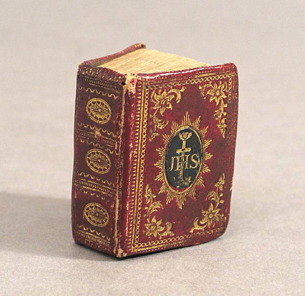 Appraisal: MINIATURE BOOK BIBLE IN ENGLISH The Bible in Miniature or