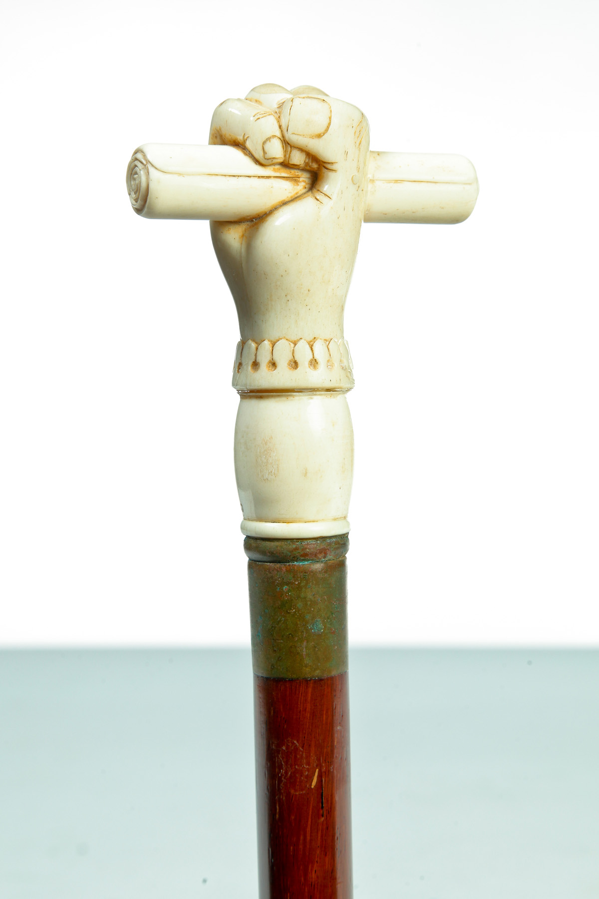 Appraisal: GENTLEMAN'S WALKING STICK WITH CARVED BONE HANDLE American st quarter-