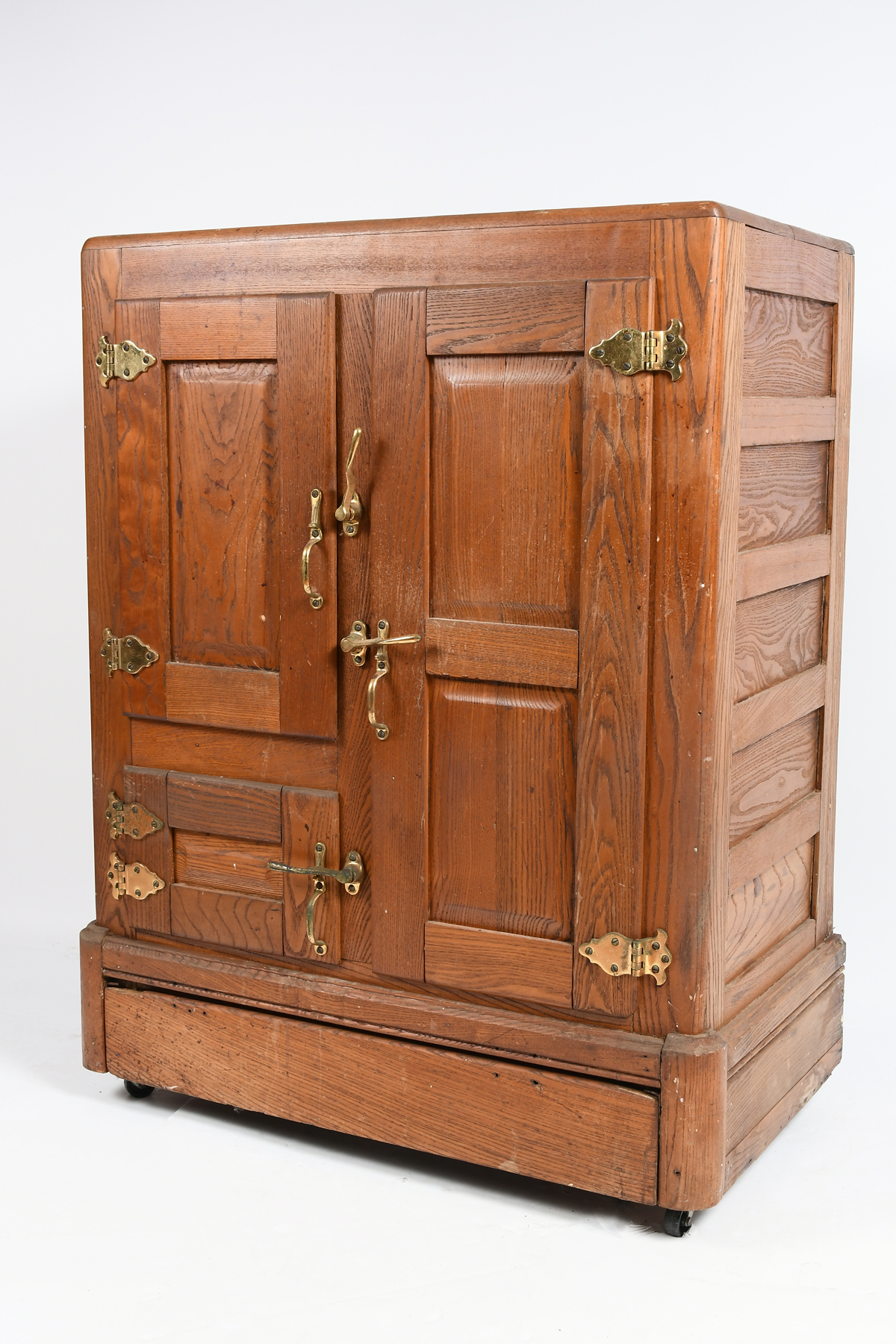 Appraisal: LATE TH-CENTURY OAK ICE BOX REFRIGERATOR Having - Doors with