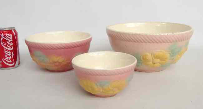 Appraisal: Set of three vintage nesting bowls