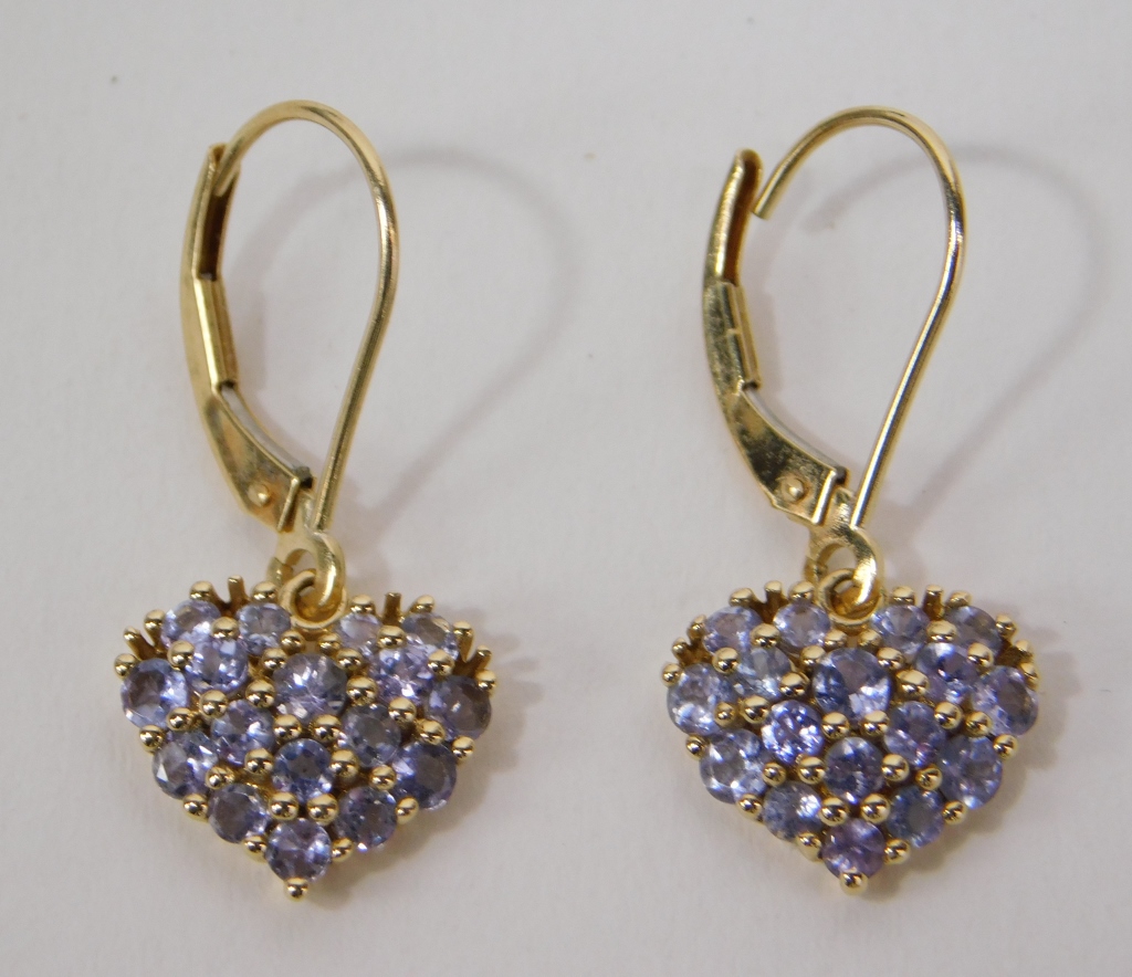 Appraisal: PR K GOLD LAVENDER SAPPHIRE HEART EARRINGS China Contemporary K