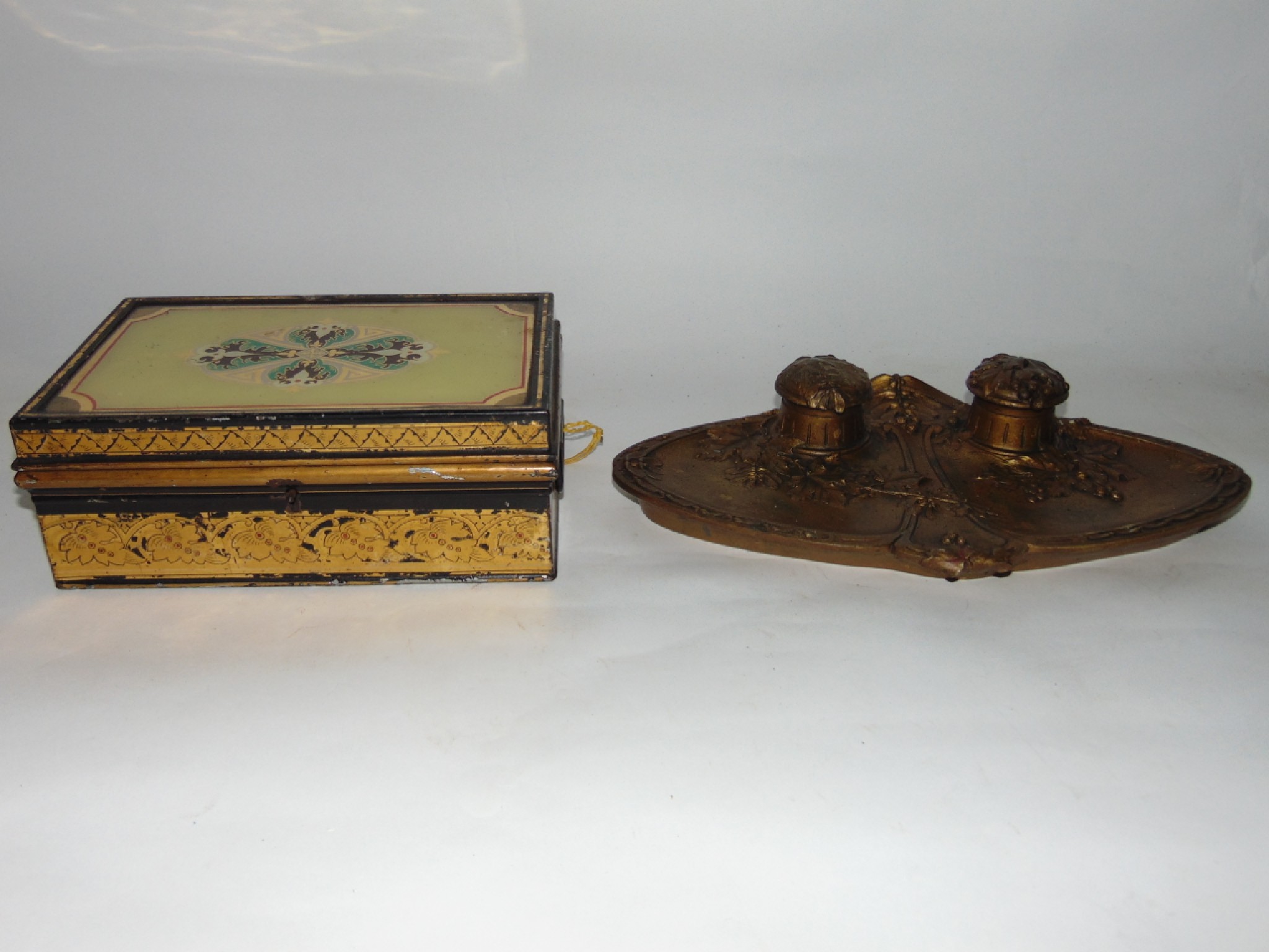 Appraisal: A good quality Victorian cashbox with painted detail and faux