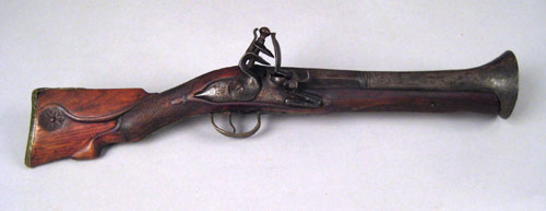 Appraisal: British flintlock blunderbuss with engraved barrel which flares to part