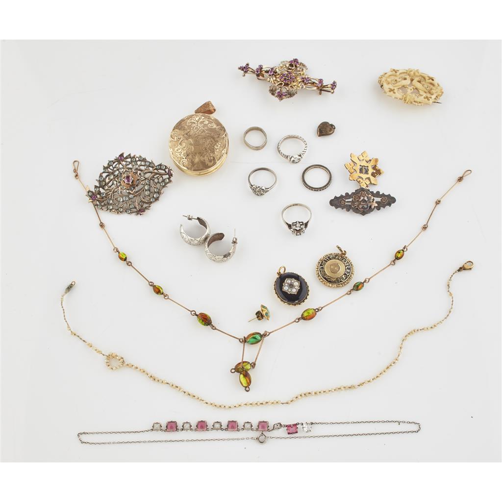 Appraisal: A collection of gem set jewellery to include a large