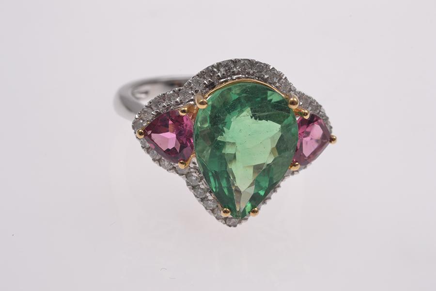 Appraisal: A GREEN FLUORITE AND PINK TOURMALINE RUBELITE RING WITH DIAMOND