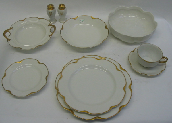 Appraisal: A HAVILAND CO LIMOGES FRANCE PORCELAIN DINNER SET plus other