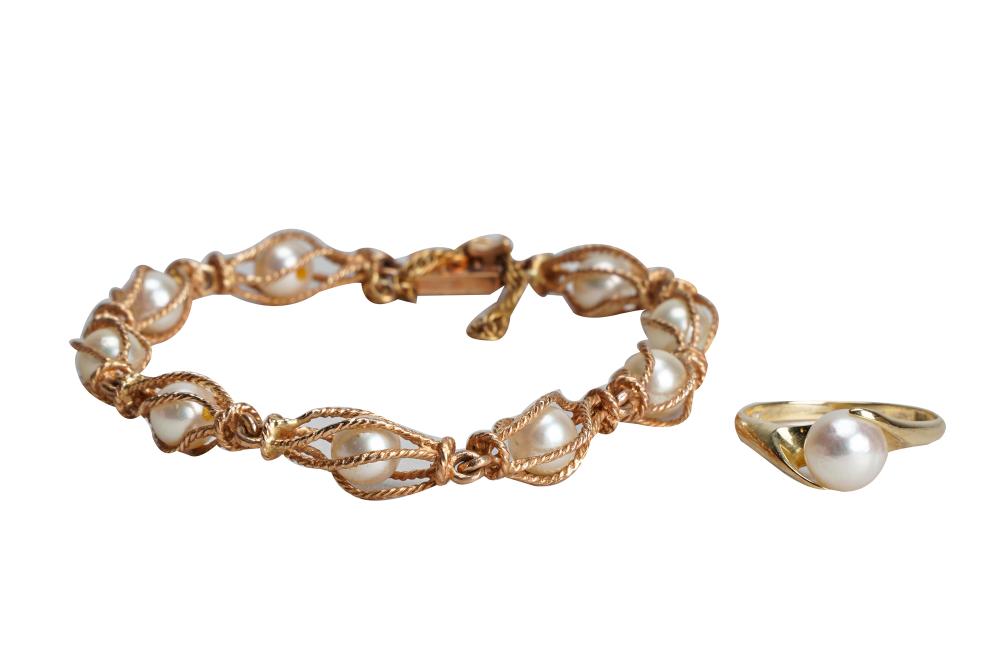 Appraisal: KARAT YELLOW GOLD CULTURED PEARL BRACELET RINGthe ring centering one