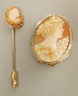 Appraisal: pcs K Gold Cameo Jewelry Oval cameo pin with white