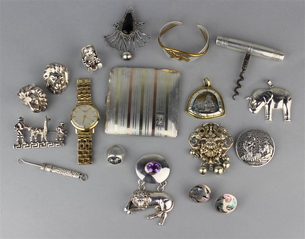 Appraisal: GROUP OF ASSORTED JEWELRY AND PERSONAL ITEMS including a silver