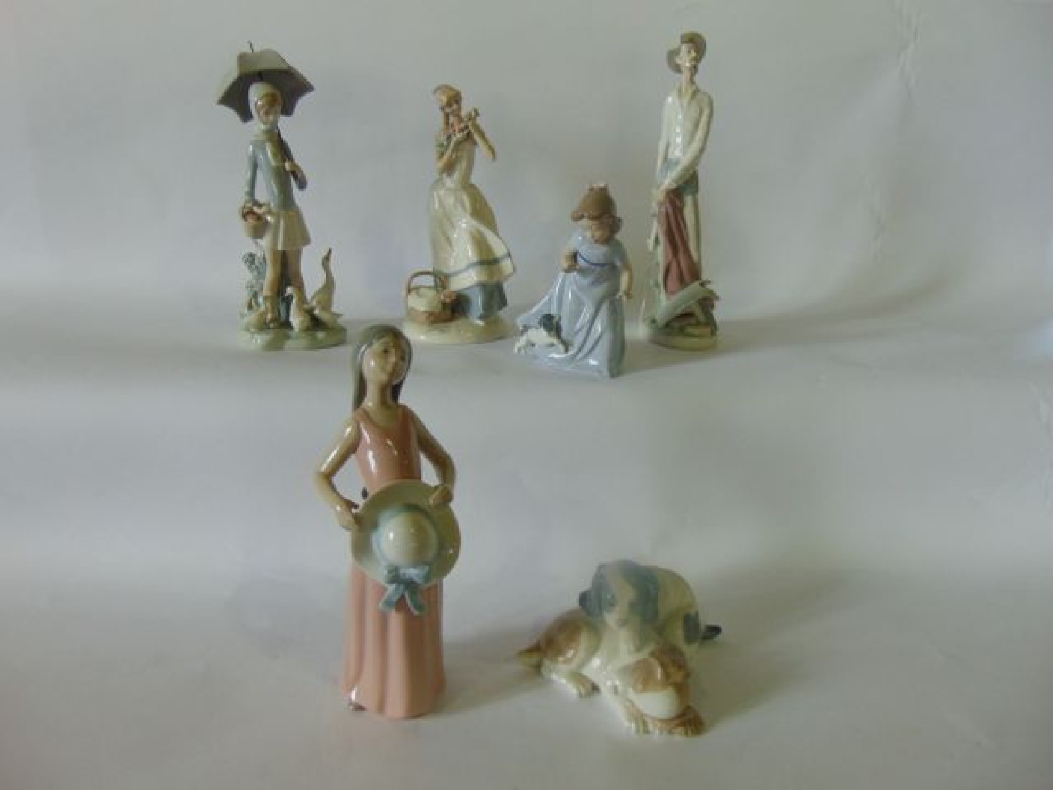 Appraisal: A collection of Lladro figure groups including a model of