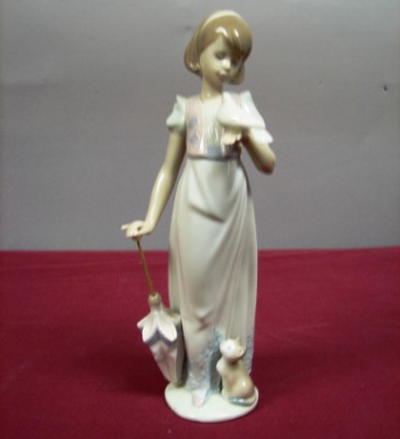 Appraisal: LLADRO - Summer Stroll Lladro Society - G Limited Edition