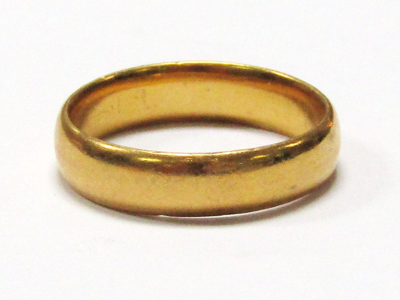 Appraisal: A ct gold wedding band size M g