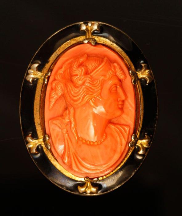 Appraisal: - Early th C Cameo Pin Early th century cameo