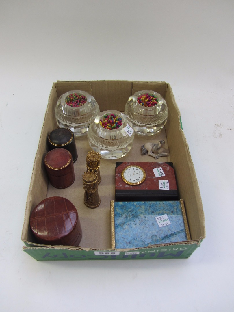 Appraisal: A quantity of small collectables including three facet and hobnail