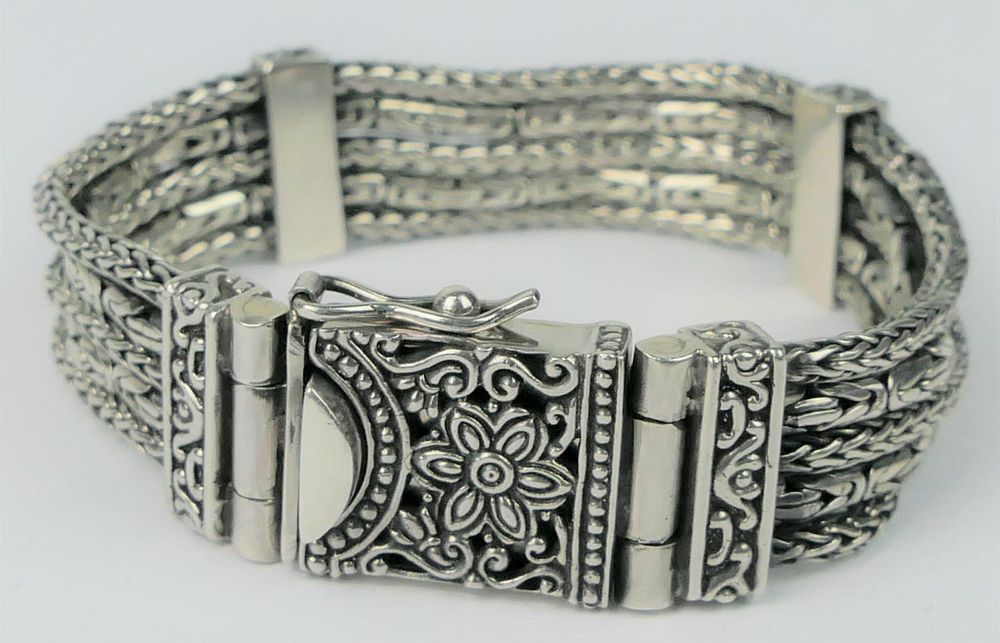 Appraisal: HEAVY ORNATE VINTAGE STERLING SILVER BRACELET Measures long and wide