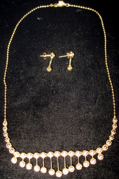 Appraisal: karat yellow gold fring e necklace and earrings L necklace