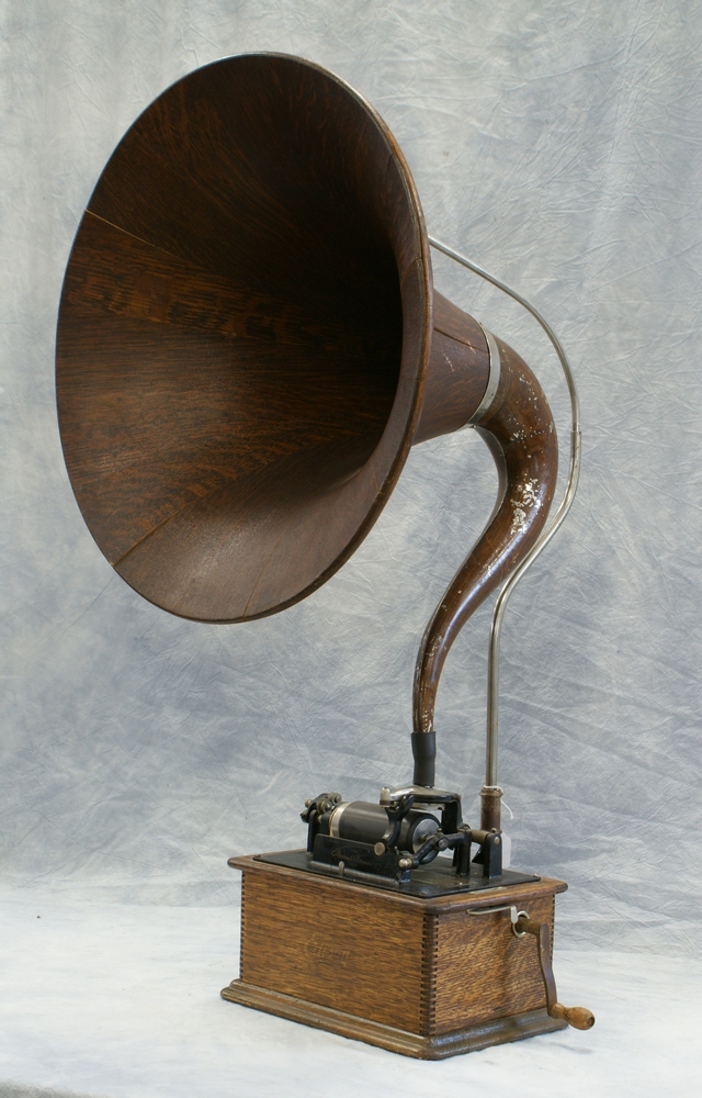 Appraisal: Edison cylinder phonograph with d oak cygnet horn glue line