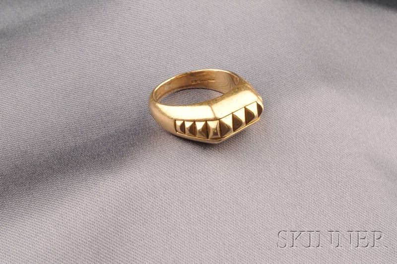 Appraisal: kt Gold Ring Bulgari the top and shoulders designed with