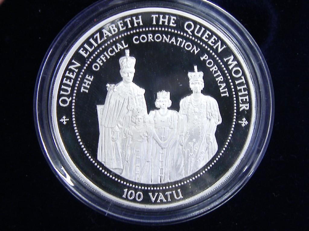 Appraisal: Cased Vanuatu vatu silver coin commemorating the Queen Mother gm