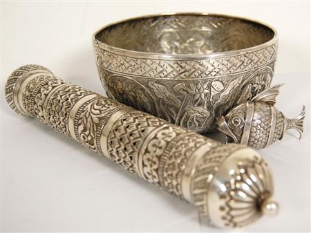 Appraisal: A collection of Eastern silver to include an unmarked scroll