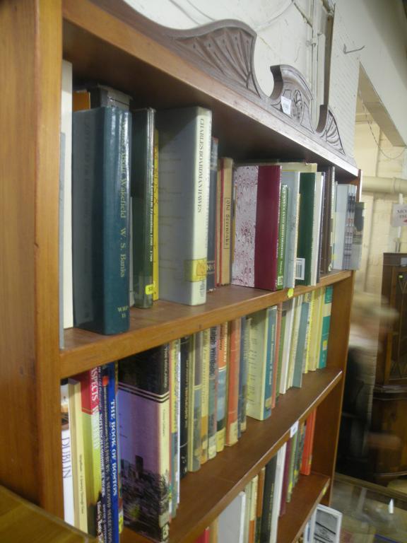 Appraisal: A quantity of mainly hardback topographical books - shelves