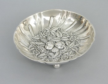 Appraisal: An S Kirk Son Repousse Sterling Silver Bowl American ca