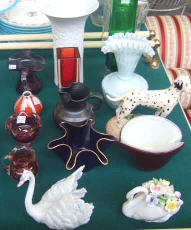 Appraisal: A quantity of ceramics and glass including a Lladro swan