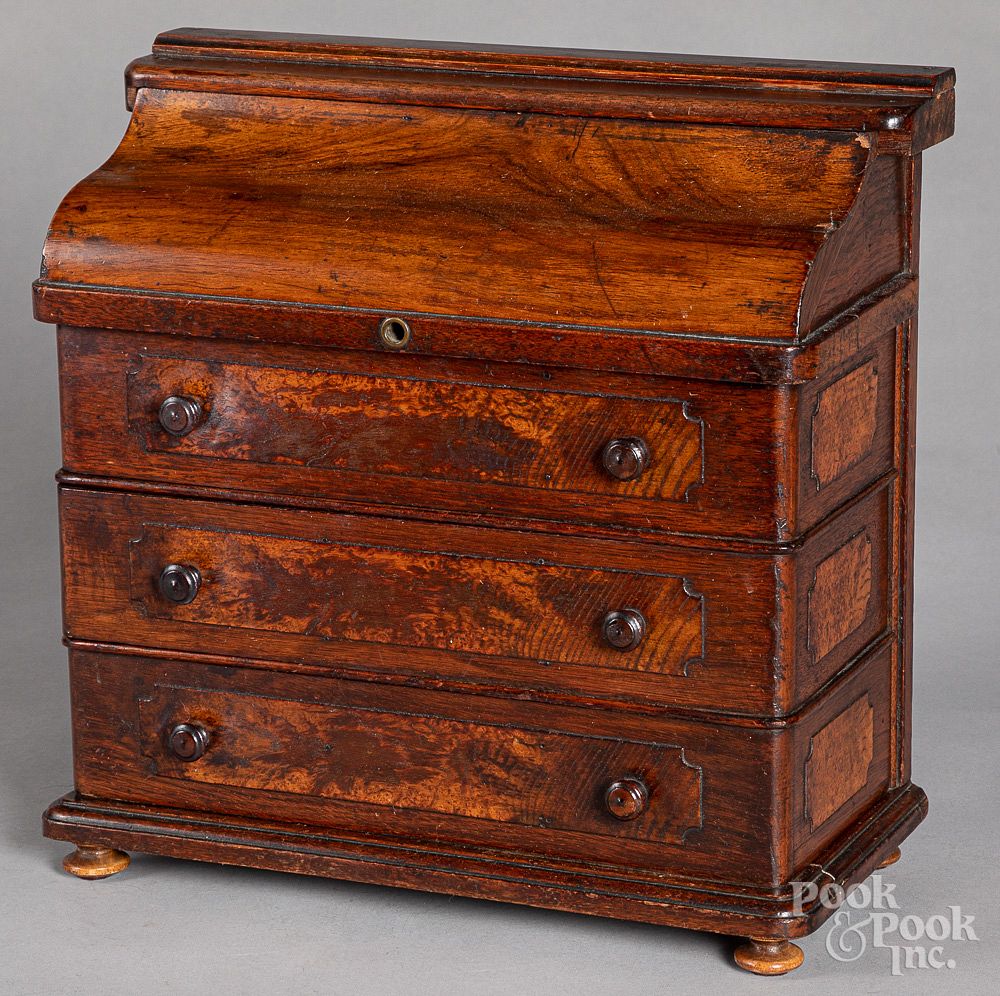 Appraisal: Victorian walnut sewing box Victorian walnut sewing box with outward