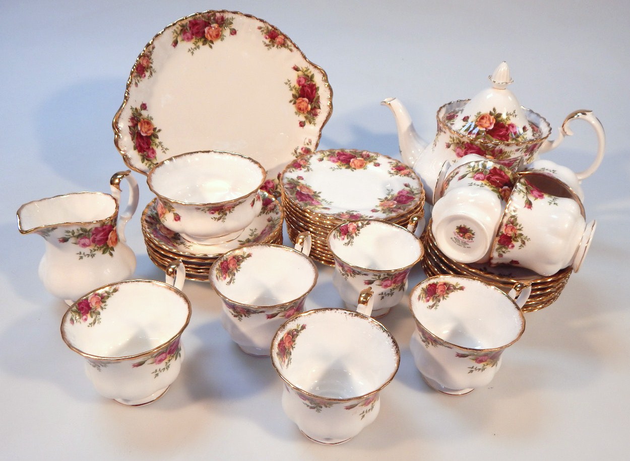 Appraisal: A Royal Albert Old Country Roses part tea service to