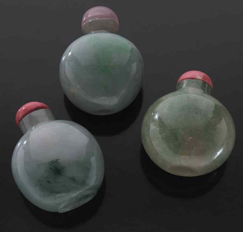 Appraisal: Chinese Qing carved jade snuff bottles ''H Circa - th