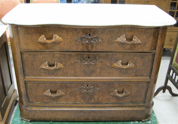 Appraisal: VICTORIAN BURL WALNUT CHEST OF DRAWERS American c having a