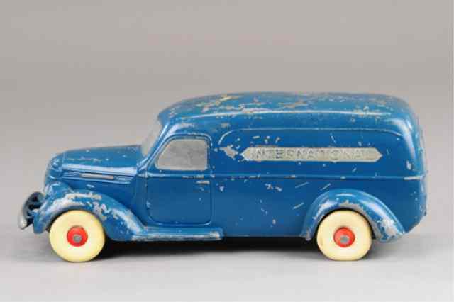 Appraisal: INTERNATIONAL PANEL VAN Large die cast example painted in blue