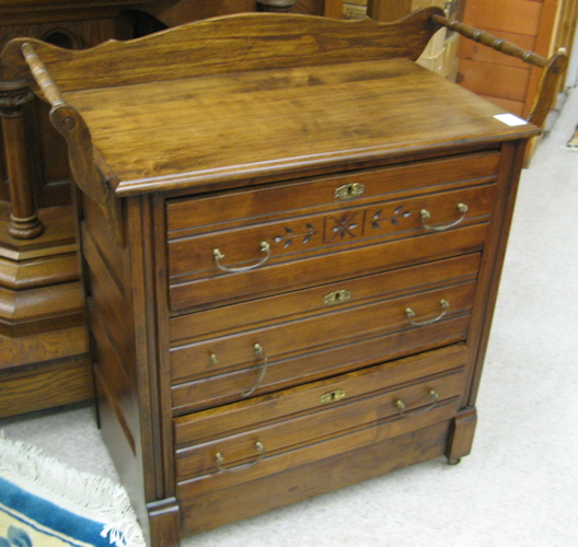 Appraisal: VICTORIAN WASHSTAND American late th century the rectangular top flanked