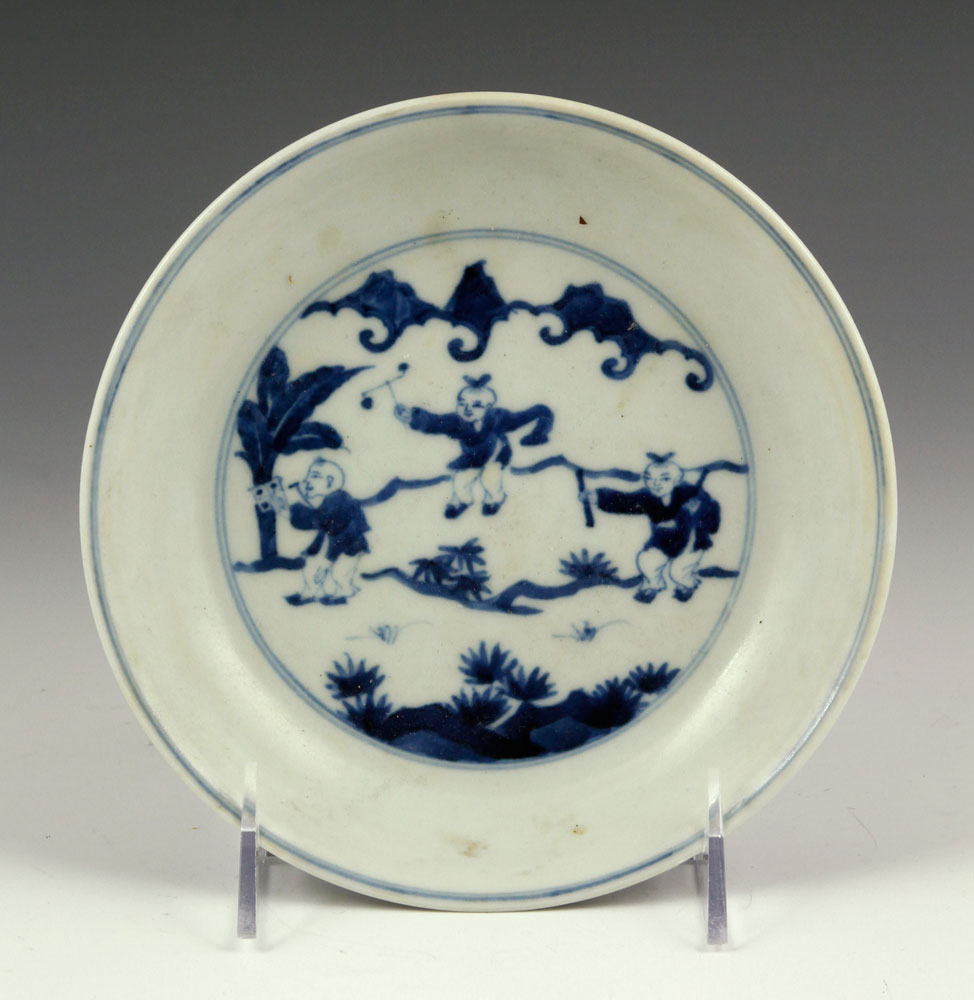 Appraisal: - Chinese Ming Dynasty Blue and White Dish Porcelain Chinese